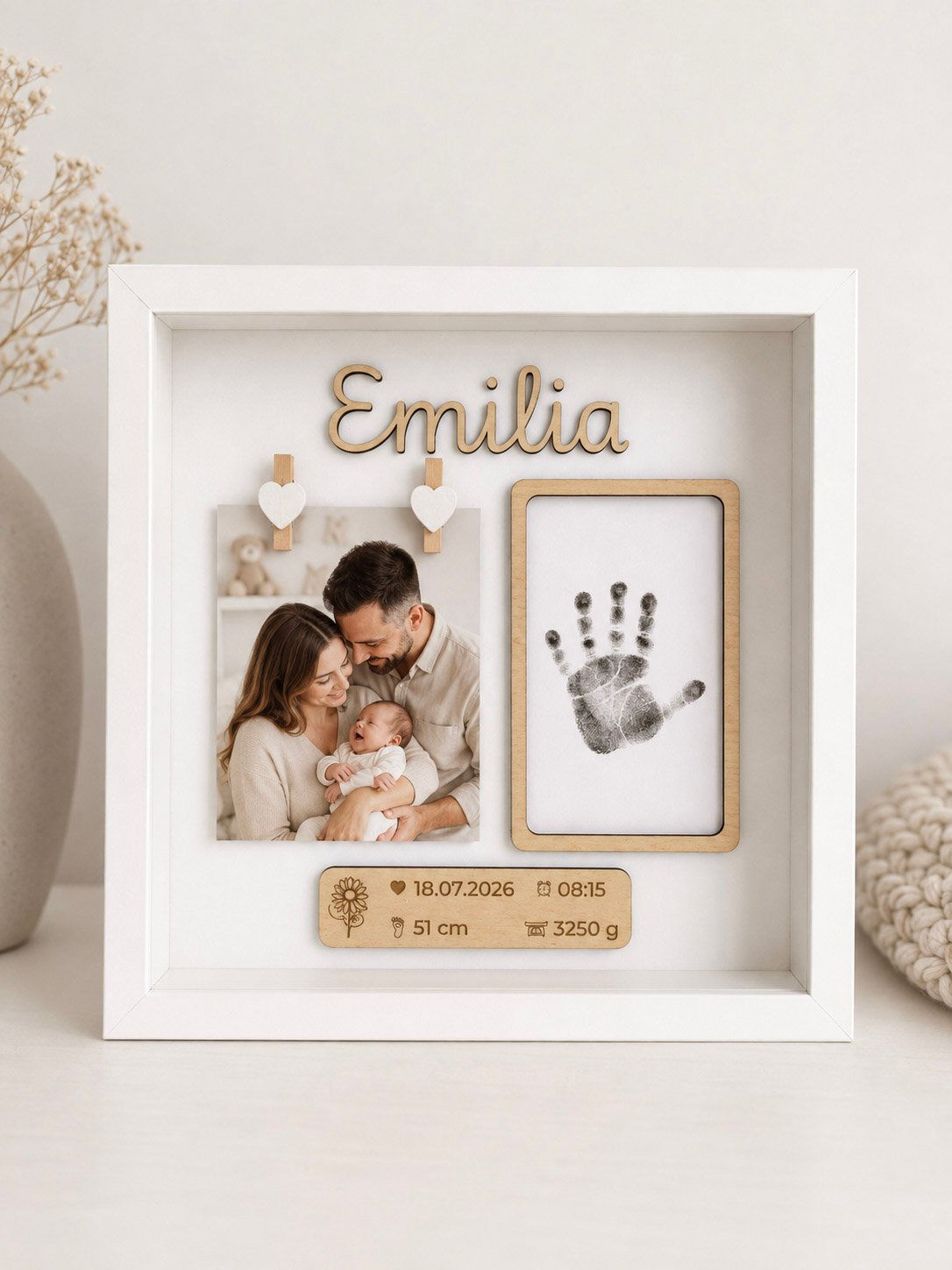 Personalisierter Erinnerungsrahmen Weiß zur Geburt mit Foto, Handabdruck, Name und Geburtsdaten